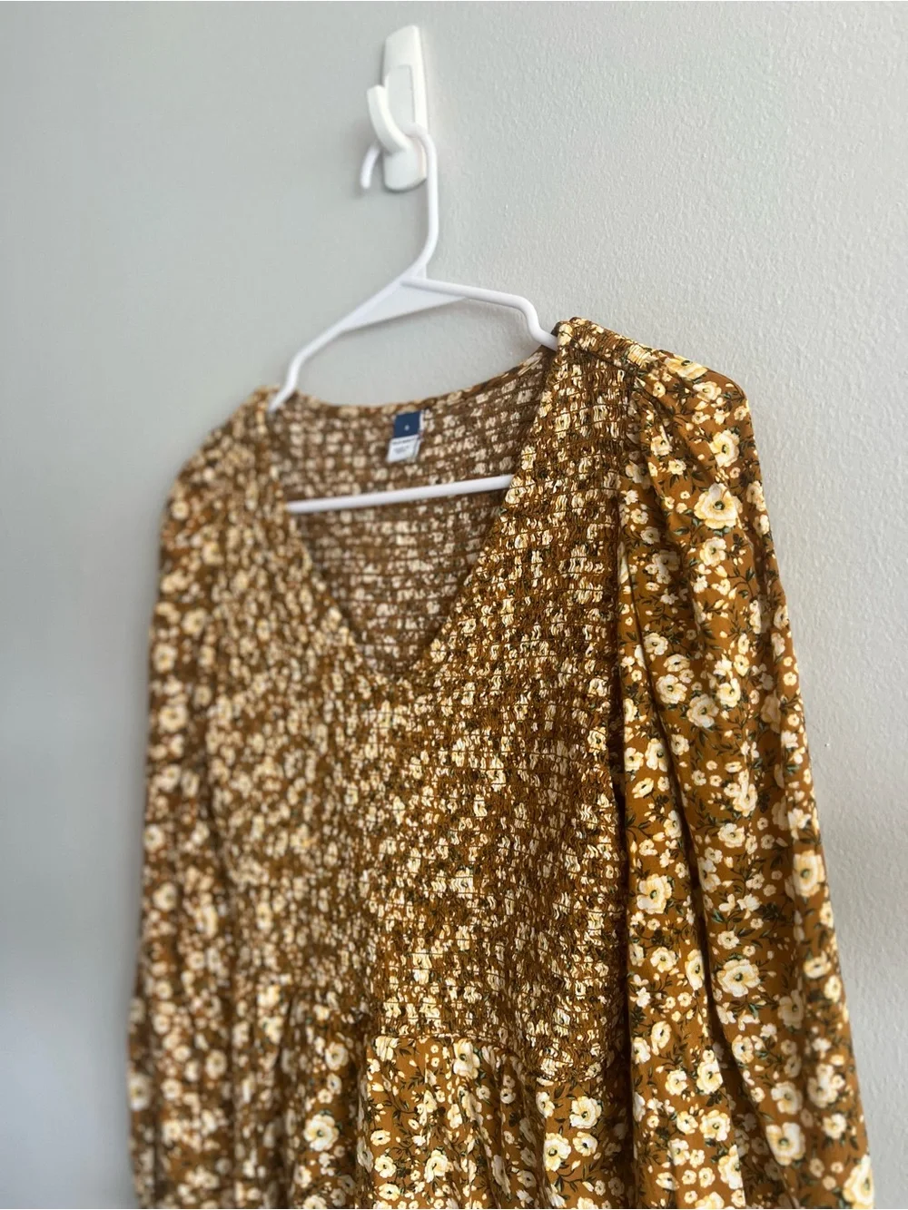 Old Navy Mustard Floral Smocked Peplum V-Neck Blouse Size Small